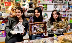 Bornova’da gençler atıkları sanatla buluşturdu