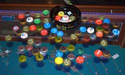 Koleksiyoner Tolga Bugakaptan İzmir’de gazozun tarihini anlattı