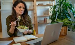 Videosuz yemek yiyemiyorsanız tehlike başlamış olabilir