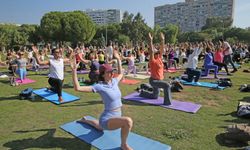Karşıyaka’da Sevgililer Günü’ne özel yoga buluşması