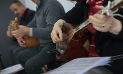 Konak’ta bağlama büyüsü: Herkes kursa koşuyor!