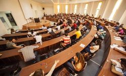 Üniversite eğitimi 3 yıla mı iniyor? YÖK’ten Meclis’teki soru önergesine yanıt!