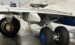 Antalya Havalimanı'nda panik! Uçağın iniş takımları kırıldı