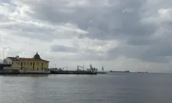 İzmir’e 'bahar geldi' diyenler yandı: Kışın son şakasını yarın yapacak!