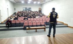 Selçuk’ta güvenli internet semineri düzenlendi