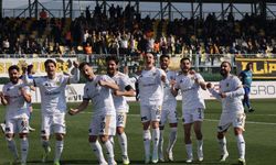 Aliağa FK zirveye yürüyor: Puan farkı 5’e indi, gözler final maçında