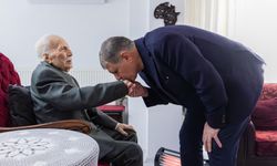 Başkan Tugay 14 Mart’ta ortopedinin çınarını ziyaret etti