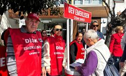 Çeşme’de emeklilerden bayram ikramiyesi için imza kampanyası