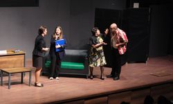 Dikili’de 27 Mart Dünya Tiyatro Günü coşkuyla kutlandı