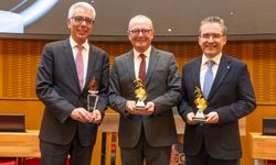 EBSO’dan Yaşar Üniversitesi’ne Üstün Hizmet Onur Ödülü