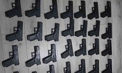 Evinden ve aracından 50 tabanca çıktı