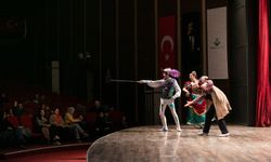 Torbalı’da tiyatro şöleni: ‘Don Kişot’ miniklerle buluştu