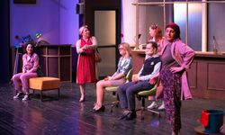 İzmir’de Dünya Tiyatro Günü sahnede kutlandı