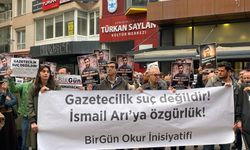 İzmir’de Gazetecilerden İsmail Arı’ya dayanışma