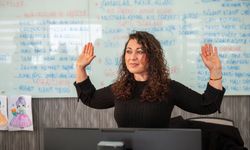 Karşıyaka'da mesai öncesi ofis egzersizi