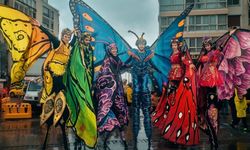 İzmir semalarında kelebek kanatları: 'Butterfly Elves' Gündoğdu’da büyüledi!