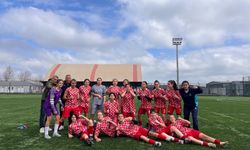 Konak Belediyespor U-17 kızlar çeyrek finale yükseldi