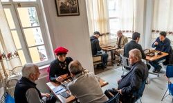 İzmir Gazeteciler Cemiyeti Tavla Turnuvasında şampiyon belirlendi