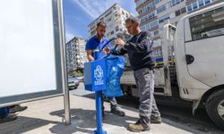 ESHOT’tan duraklarda temizlik hamlesi: 3 bin çöp kovası