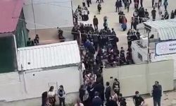 Adana'da okul çevresinde silah sesleri: Öğrenciler dışarı fırladı, veliler okula koştu!