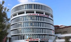 Bolu Belediyesi'ne operasyon: Ekipler binada arama yapıyor