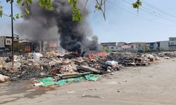 Buca'da sanayi atıklarının döküldüğü alanda yangın!