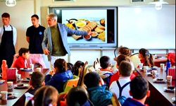 Çeşme’de öğrenciler sağlıklı beslenmeyi yerinde öğrendi