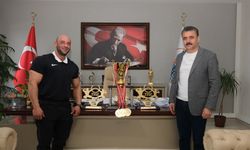 Dikili Belediyesi’nin gururu Yılmaz Acar şampiyonluğa doymuyor!