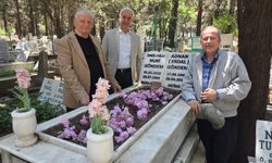 Gazeteciler Nizamettin Bedir ve Erdal Göndem kabirleri başında anıldı