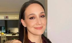 Gupse Özay imaj tazeledi! Hayranları yeni saç rengine bayıldı