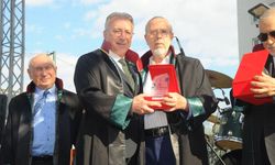 İzmir’de hukuk dünyasında 50 yıl: Hanif Pehlivanoğlu onurlandırıldı