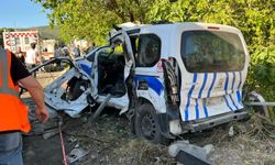 Bornova’da tır kazası: 1 polis dahil 3 kişi hayatını kaybetti