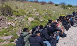 İzmir'de 36 yasa dışı göçmen ve 2 organizatör yakalandı