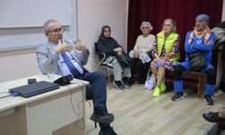 Konak İleri Yaş Merkezi’nde hareketli yaşam semineri