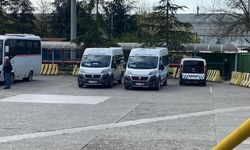 Lastik sarma makinesine sıkışan işçi can verdi!