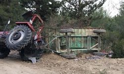 Manisa'da feci kaza! Traktörün altında kaldılar: 3 ölü