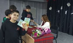 Gülşah Elikbank İzmirli öğrencilerle mitolojiyi anlattı