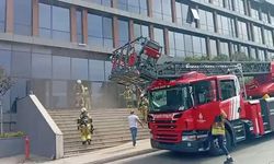 Pendik'te iş merkezinde yangın paniği!