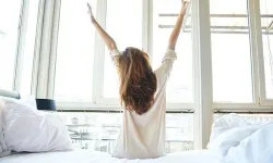 Sabah insanı değilseniz bile güne iyi başlayabilirsiniz! İşte enerjik uyanmanın 5 basit yolu