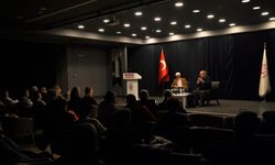 Şiir ve psikanaliz aynı sahnede: Bornova’da dikkat çeken söyleşi