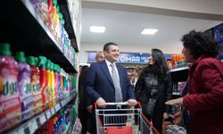 Torbalı’da ucuz alışveriş dönemi başladı