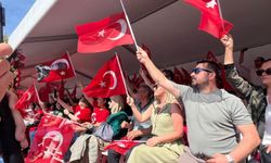 İzmir’de 19 Mayıs coşkusu Cumhuriyet Meydanı’na taştı