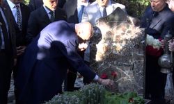 MHP lideri Bahçeli, Türkeş’in kabrini ziyaret etti