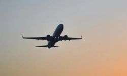 Antalya uçağında 'bomba' ihbarı! Acil iniş yapıldı
