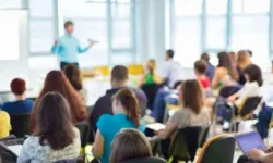 Bayraklı Belediyesi’nden öğrencilere ücretsiz kurs desteği