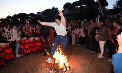 Çeşme’de Hıdırellez kutlaması: Dilekler tutuldu, ateşler yakıldı…