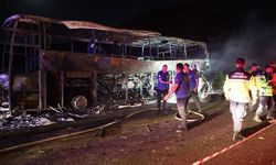 Denizli'de bariyerlere çarpan yolcu otobüsü yandı! Çok sayıda ölü ve yaralı var