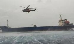 Ege Denizi'nde 8 Türk mürettebatın da bulunduğu kargo gemisi battı