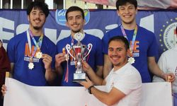 İzmir Ekonomi Üniversitesi eskrimde Türkiye’nin zirvesinde!