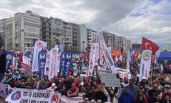 İzmir'de 1 Mayıs coşkuyla kutlandı